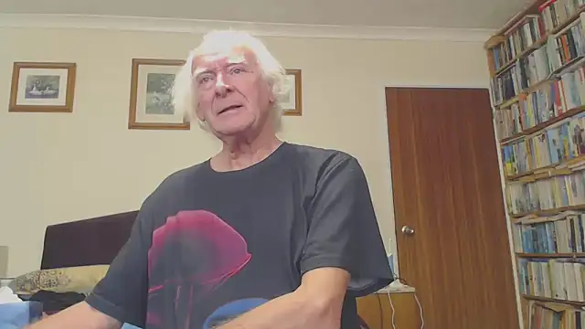 WaverlyKernow online show from 01/12/25, 02:19