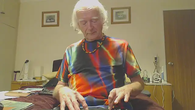 WaverlyKernow online show from 02/07/25, 03:41