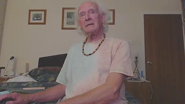 WaverlyKernow online show from 03/15/25, 04:43