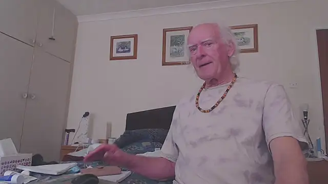 WaverlyKernow online show from 03/18/25, 01:42