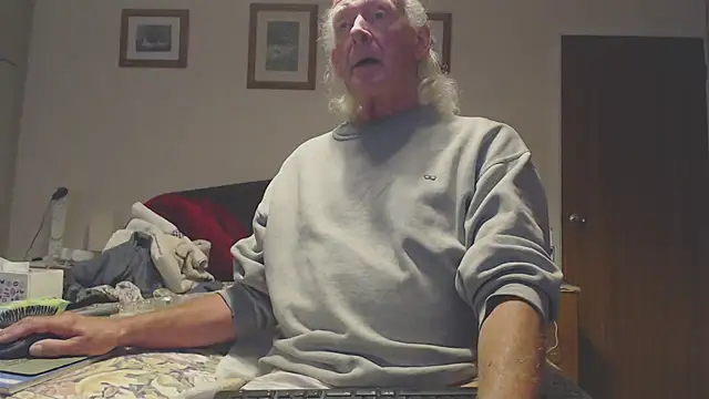 WaverlyKernow online show from 09/14/25, 02:16