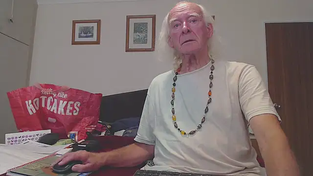 WaverlyKernow online show from 09/21/25, 01:35