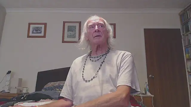 WaverlyKernow online show from 10/25/25, 09:39