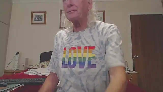 WaverlyKernow online show from 11/23/25, 02:06