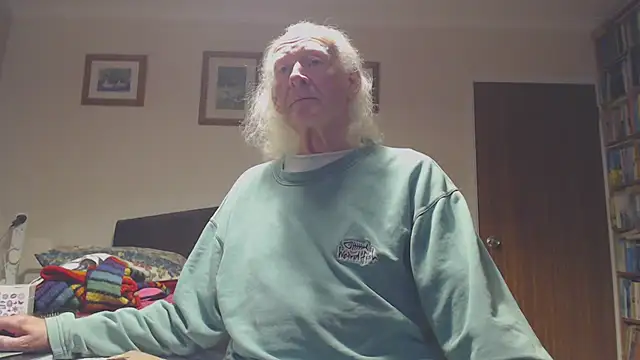 WaverlyKernow online show from 12/02/25, 11:48