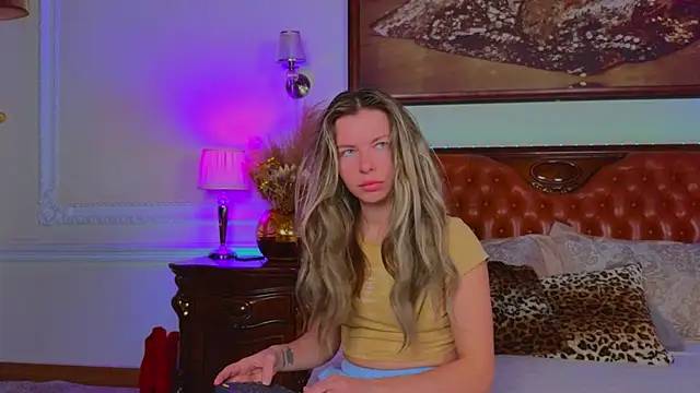 Real Tini online show from 11/04/25, 06:01