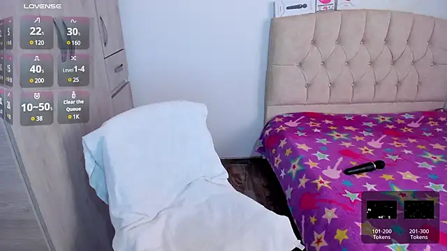 emily1  online show from 12/15/24, 01:43