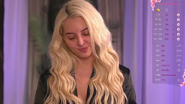 VictoriaMorrone online show from 02/18/25, 08:03