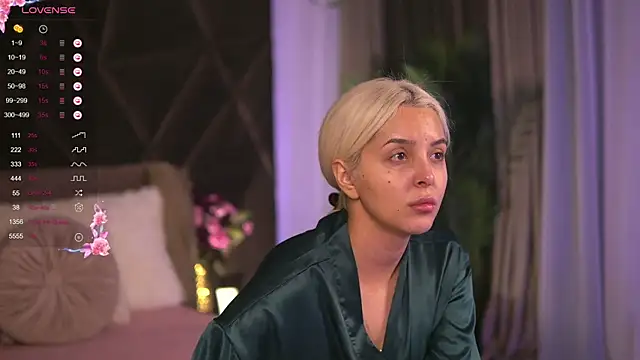 VictoriaMorrone online show from 02/20/25, 04:50