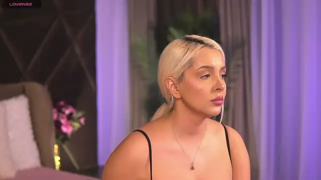 VictoriaMorrone online show from 03/01/25, 12:12