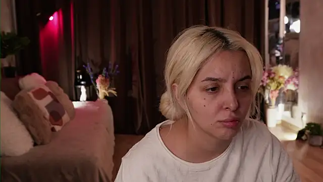 VictoriaMorrone online show from 10/20/25, 06:30