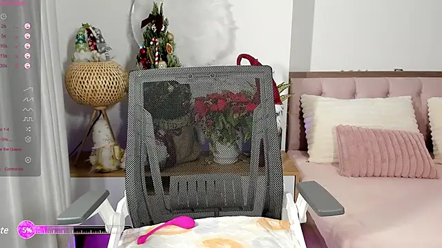  Joliie  online show from 12/24/24, 06:44