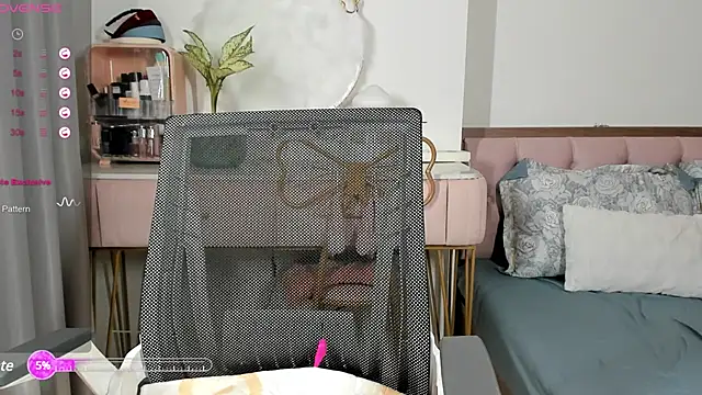  Joliie  online show from 01/21/25, 03:43