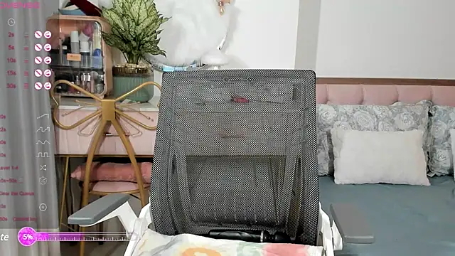  Joliie  online show from 02/23/25, 08:55