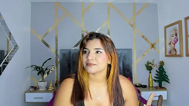 angelina castroo online show from 12/24/24, 03:27