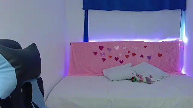 Lia 14  online show from 02/22/25, 05:24