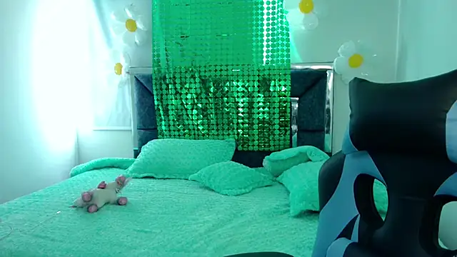 Lia 14  online show from 03/13/25, 06:01