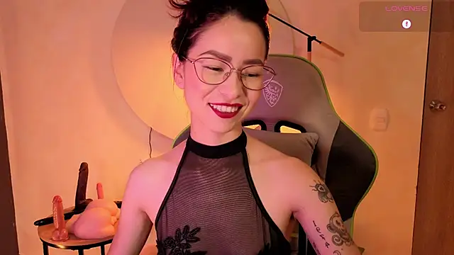 Snapshot of rosse_98_ chatting on 04/21/26, 01:50 rosse 98 online show from 04/21/26, 01:50