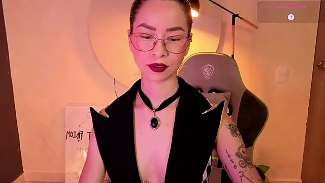 Snapshot of rosse_98_ chatting on 05/01/26, 02:10 rosse 98 online show from 05/01/26, 02:10