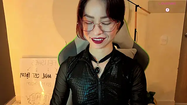 Snapshot of rosse_98_ chatting on 05/07/26, 12:43 rosse 98 online show from 05/07/26, 12:43