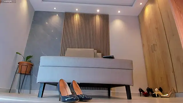 Katherinlevinee1 online show from 12/23/24, 10:44