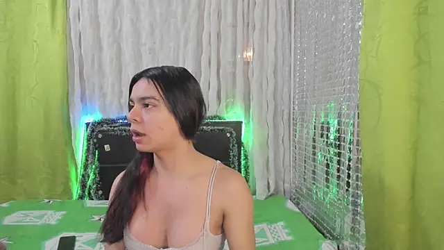 Snapshot of Megan_Miles02 chatting on 12/27/24, 11:10 Megan Miles02 online show from 12/27/24, 11:10