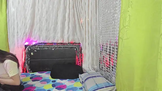 Snapshot of Megan_Miles02 chatting on 01/06/25, 03:20 Megan Miles02 online show from 01/06/25, 03:20