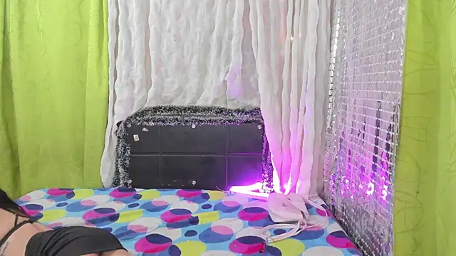 Snapshot of Megan_Miles02 chatting on 01/11/25, 05:20 Megan Miles02 online show from 01/11/25, 05:20