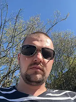 Snapshot of freenki41 chatting on 04/08/26, 01:33 freenki41 online show from 04/08/26, 01:33