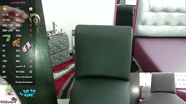 ViickySexy online show from 12/17/24, 07:48