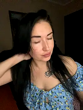 Roxana Bell online show from 11/10/25, 07:02