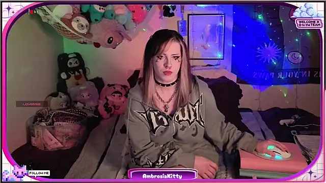 Snapshot of AmbrosiaKitty chatting on 05/01/26, 07:57 AmbrosiaKitty online show from 05/01/26, 07:57