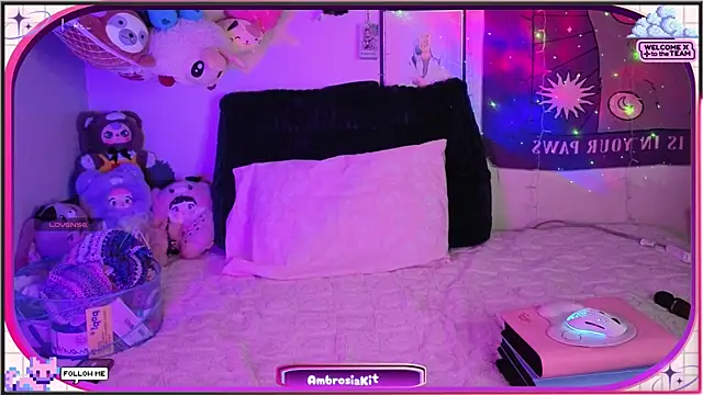Snapshot of AmbrosiaKitty chatting on 06/28/26, 11:05 AmbrosiaKitty online show from 06/28/26, 11:05