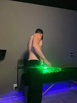 MachineDien online show from 12/14/25, 02:11