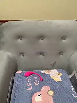 Snapshot of Linda-Mora chatting on 02/22/25, 05:13 Linda-Mora online show from 02/22/25, 05:13