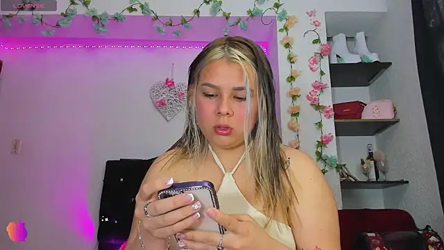 little tifanny82 online show from 12/09/24, 02:17