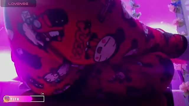 little tifanny82 online show from 09/18/25, 06:43