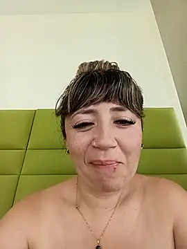Snapshot of tata_laima__ chatting on 04/24/26, 01:57 tata laima online show from 04/24/26, 01:57