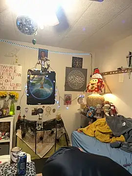 BobbyQ29 online show from 12/15/25, 08:40