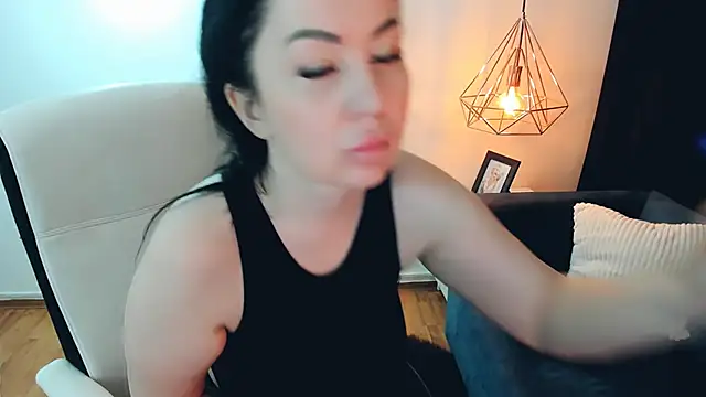 LayaFlow online show from 03/04/26, 09:15