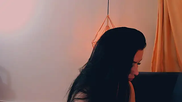 LayaFlow online show from 03/10/26, 08:25