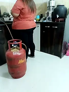 Ravina patil1 online show from 11/13/25, 06:29