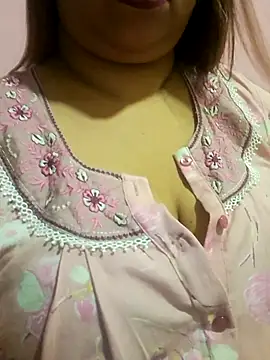 Ravina patil1 online show from 07/06/26, 03:14