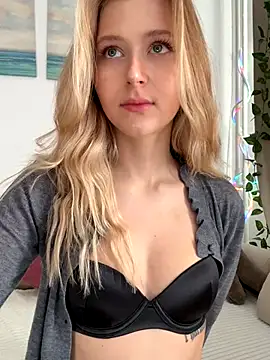 LunaRase online show from 10/09/25, 08:45