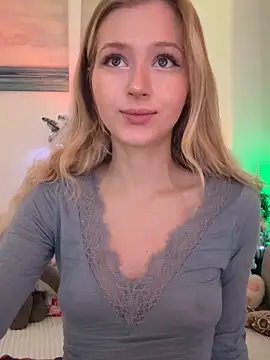 LunaRase online show from 12/20/25, 10:22