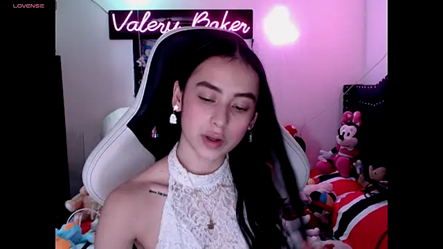Snapshot of ValeryBaker_ chatting on 10/24/25, 02:13 ValeryBaker  online show from 10/24/25, 02:13