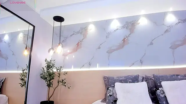 SteffanyBeck online show from 02/11/26, 02:00