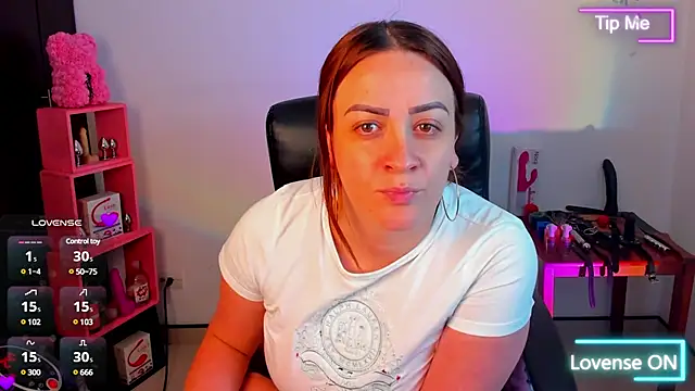 sara goodgirl13 online show from 02/21/25, 10:26