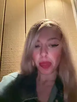 Snapshot of propertyofdaddy chatting on 10/08/25, 12:19 propertyofdaddy online show from 10/08/25, 12:19