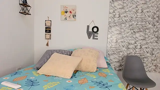 Canhela1 online show from 10/18/25, 11:11